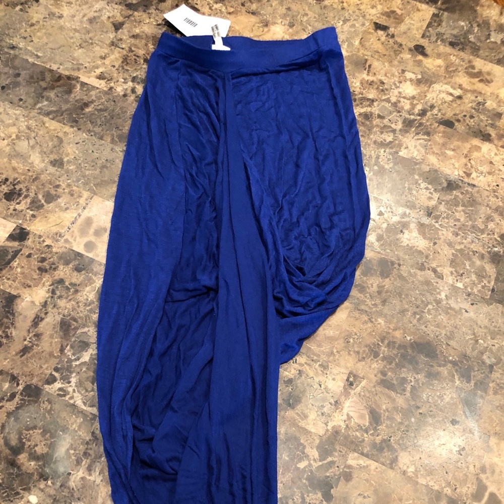 Fitted skirt